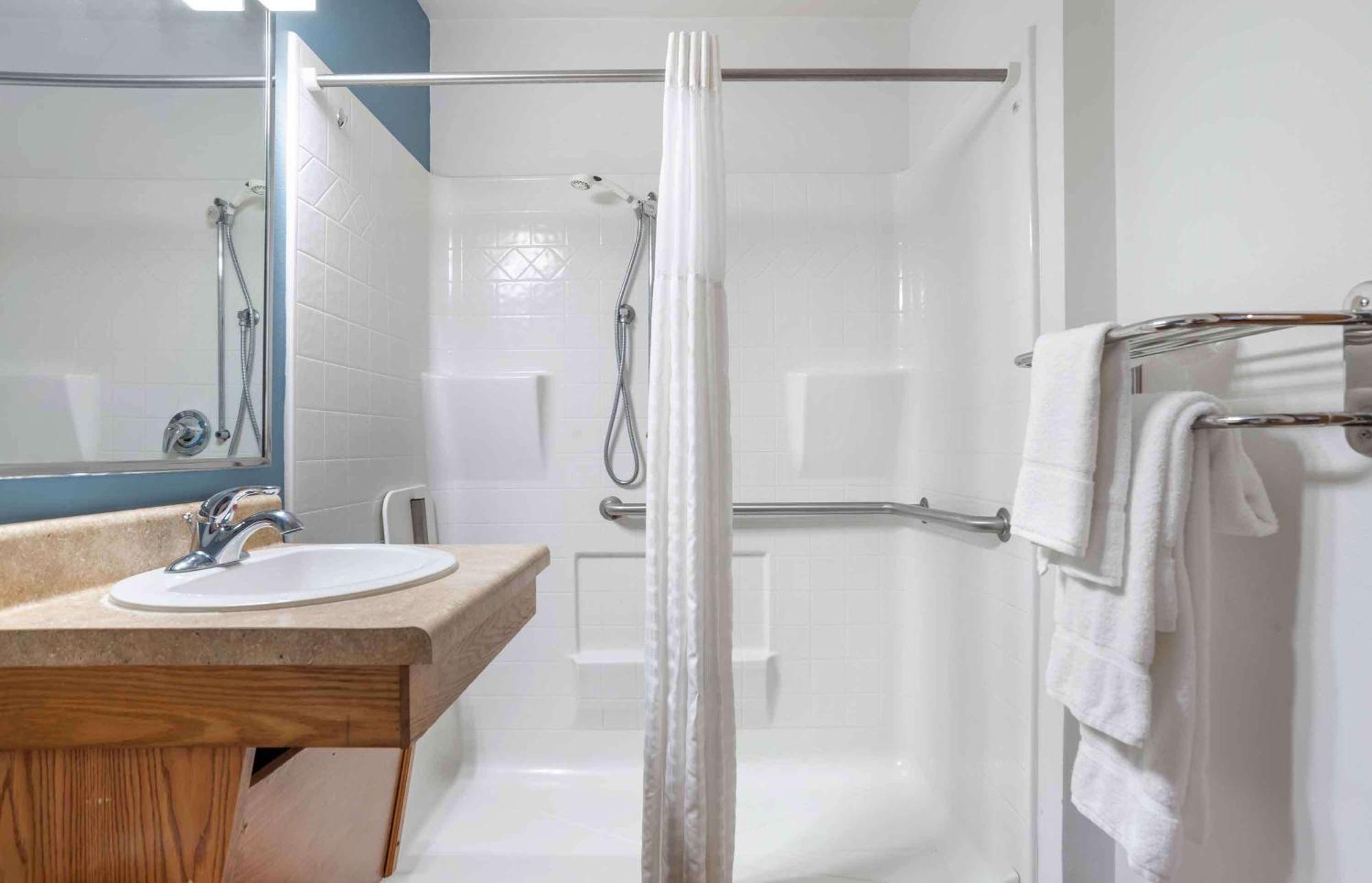 Extended Stay America Select Suites - Cleveland - Avon Экстерьер фото
